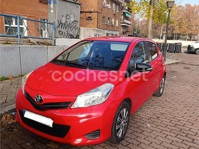 Rojo Usado 2013 Toyota Yaris Live Berlina | 5800 € (Precio justo)
