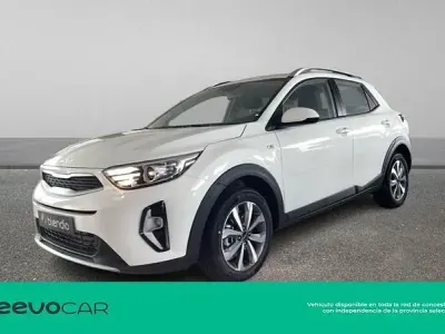 Usado Kia Stonic 100 CV (73 kW) 2025 Blanco SUV