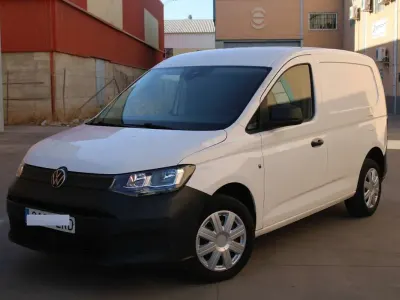 Usado VW Caddy Business 75 CV (55 kW) 2021 Blanco Monovolumen