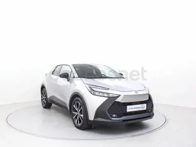 Usado Toyota C-HR Advance 140 CV (102 kW) 2025 Gris / plata SUV