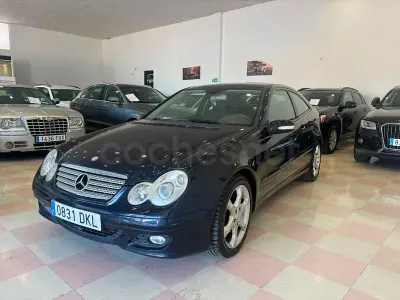Usado Mercedes C200 122 CV (89 kW) 2005 Azul Berlina