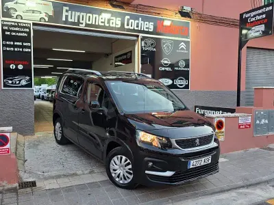 Usado Peugeot Rifter Active 130 CV (95 kW) 2018 Negro Monovolumen