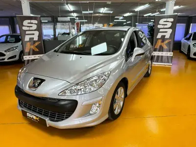 Usado Peugeot 308 Sport 90 CV (66 kW) 2010 Gris / plata Berlina
