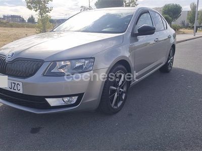 Gris / plata Usado 2017 Skoda Octavia Style Berlina | 13.900 € (Un poco caro)