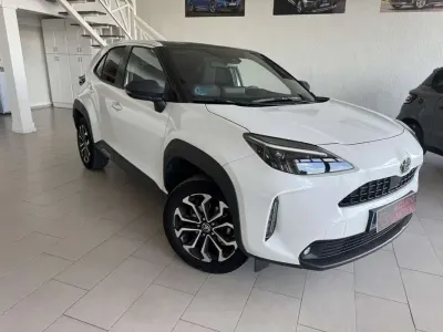Usado Toyota Yaris Cross Connect Style 116 CV (85 kW) 2022 Blanco SUV