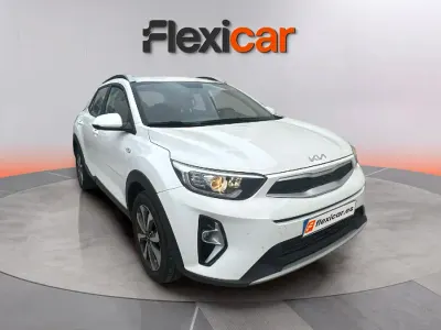 Begagnad Kia Stonic 101 HK (74 kW) 2021 Vit SUV
