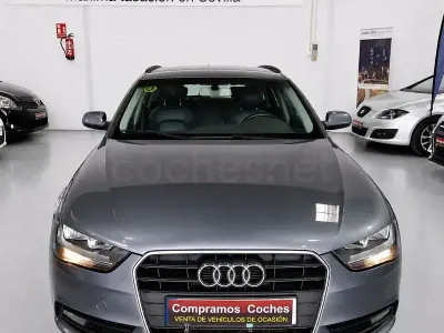 Usado Audi A4 136 CV (100 kW) 2012 Gris / plata Familiar