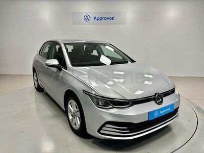 Usado VW Golf VIII 115 CV (84 kW) 2021 Gris / plata Berlina