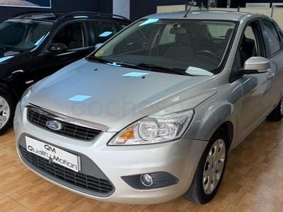 Begagnad Ford Focus Trend 109 HK (80 kW) 2011 Grå Sedan