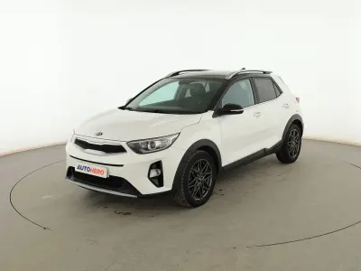 Usado Kia Stonic 120 CV (88 kW) 2020 Blanco SUV