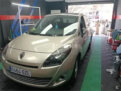 Usado Renault Scenic E-Tech 130 CV (95 kW) 2010 Beige Monovolumen