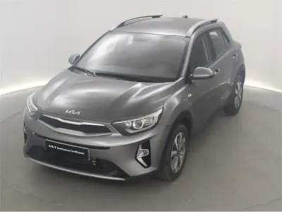 Usado Kia Stonic 100 CV (73 kW) 2025 Gris SUV