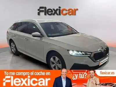 Usado Skoda Octavia Ambition 110 CV (80 kW) 2021 Blanco Berlina