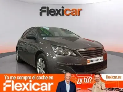 Usado Peugeot 308 Allure 130 CV (95 kW) 2016 Rojo Berlina