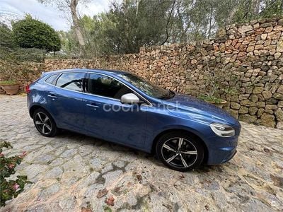 Usado Volvo V40 R-Design Momentum 152 CV (111 kW) 2018 Azul Berlina