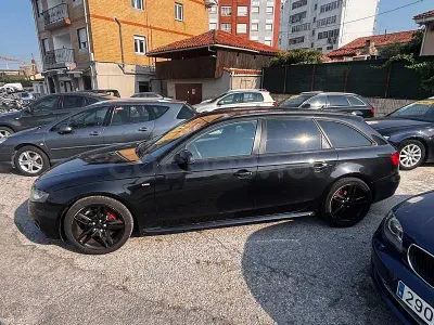 Usado Audi A4 143 CV (105 kW) 2012 Negro Familiar