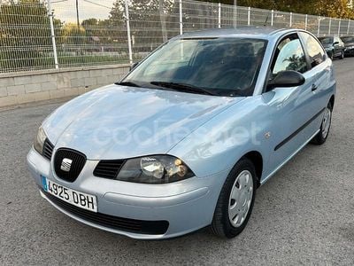 Gris / plata Usado 2004 Seat Ibiza Berlina | 2350 € (Precio justo)