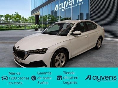 Blanco Usado 2022 Skoda Octavia Ambition Berlina | 17.000 € (Buen precio)