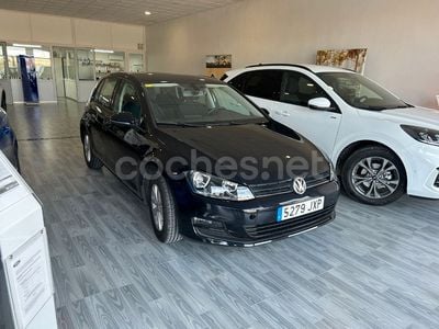 Azul Usado 2017 VW Golf VII Advance Berlina | 13.700 € (Caro)