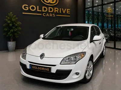 Usado Renault Mégane Dynamique 105 CV (77 kW) 2010 Blanco Berlina