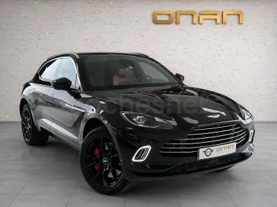 Usado Aston Martin DBX 550 CV (404 kW) 2020 Negro SUV
