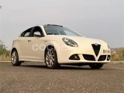 Usado Alfa Romeo Giulietta Distinctive 140 CV (102 kW) 2012 Blanco Utilitario
