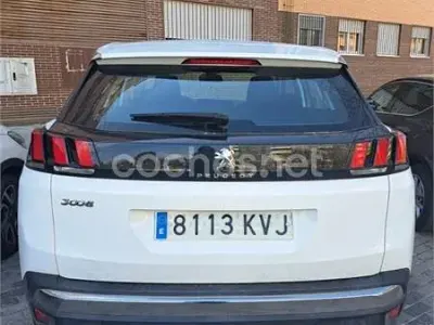 Usado Peugeot 3008 Active 130 CV (95 kW) 2019 Blanco SUV