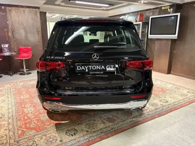 Usado Mercedes GLB200 150 CV (110 kW) 2021 Negro SUV