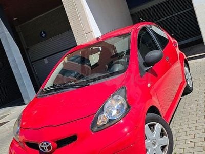 Occasion Toyota Aygo 68 PK (50 kW) 2006 Rood Hatchback