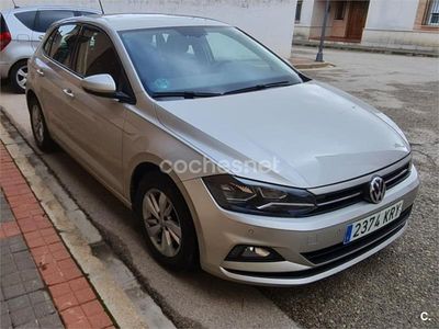 Usado VW Polo Advance 95 CV (69 kW) 2018 Gris / plata Utilitario