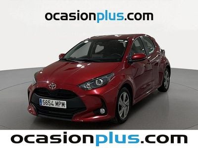 Rojo Usado 2024 Toyota Yaris Hybrid Active Utilitario | 16.810 € (Precio justo)