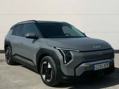 Käytetty Kia EV3 Earth 150 kW (204 HP) 2025 Harmaa Katumaasturi