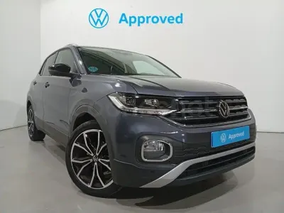 Usado VW T-Cross Sportline 150 CV (110 kW) 2022 Gris / plata SUV