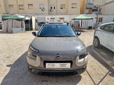 Usado Citroën C4 Cactus Feel 100 CV (73 kW) 2014 Beige Utilitario