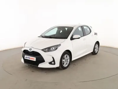 Usado Toyota Yaris Business Edition 116 CV (85 kW) 2022 Blanco Utilitario