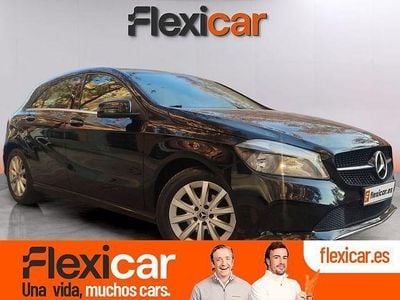 Usado Mercedes A180 AMG line 109 CV (80 kW) 2017 Negro Berlina
