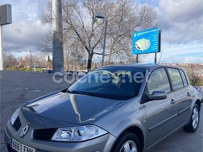 Usado Renault Mégane II Extreme 105 CV (77 kW) 2007 Gris / plata Berlina
