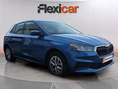 Usado Skoda Fabia Active 95 CV (69 kW) 2022 Azul Berlina