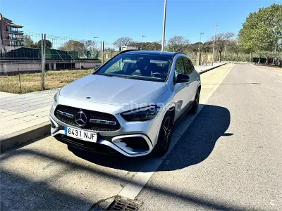 Usado Mercedes GLA200 163 CV (119 kW) 2025 Gris / plata SUV