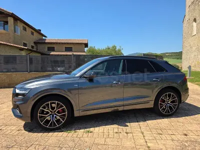 Usado Audi Q8 S-line plus 462 CV (339 kW) 2022 Gris / plata SUV
