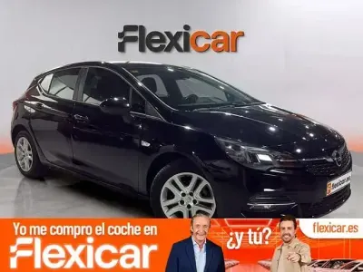 Usado Opel Astra Business 122 CV (89 kW) 2021 Negro Familiar