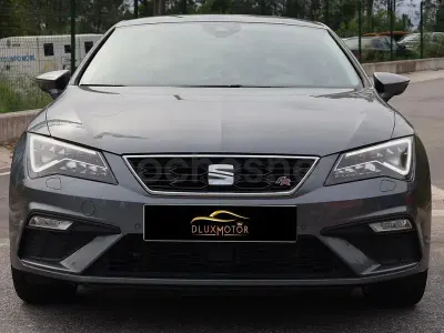 Usado Seat Leon FR 184 CV (135 kW) 2018 Gris / plata Berlina