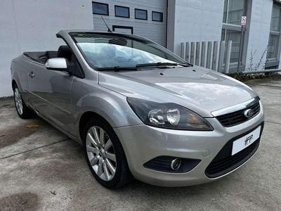 Usado Ford Focus Cabriolet Titanium 136 CV (100 kW) 2009 Gris Descapotable