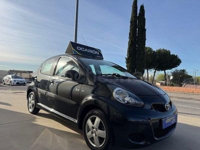 Usado Toyota Aygo 68 CV (50 kW) 2010 Negro Utilitario