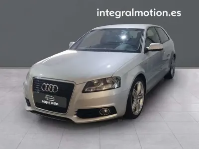 Usado Audi A3 Ambition 160 CV (117 kW) 2011 Gris Utilitario