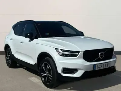 Käytetty Volvo XC40 R-Design 197 HP (144 kW) 2021 Valkoinen Katumaasturi