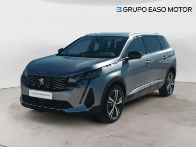 Usado Peugeot 5008 Allure 131 CV (96 kW) 2021 Gris SUV