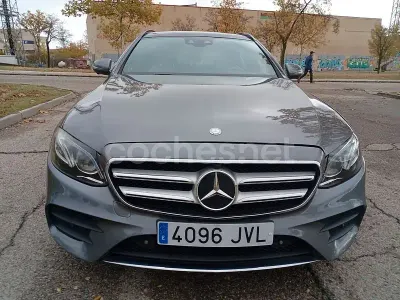 Usado Mercedes E220 194 CV (142 kW) 2017 Gris / plata Familiar
