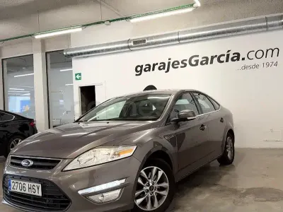 Usado Ford Mondeo Titanium 140 CV (102 kW) 2013 Beige Berlina