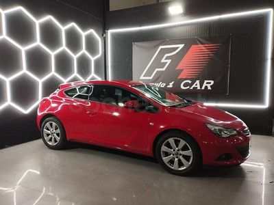 Usado Opel Astra GTC Sportive 165 CV (121 kW) 2014 Rojo Berlina